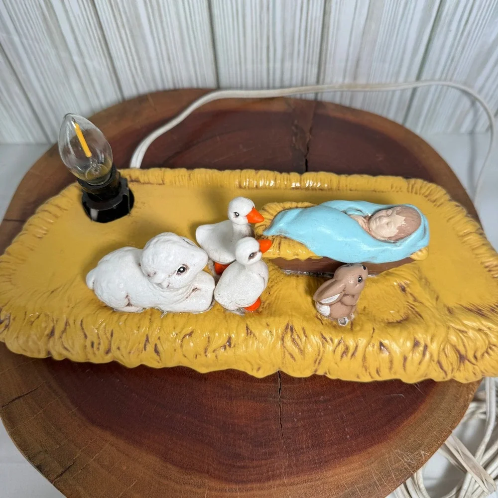 Vintage 1988 Hand Painted Ceramic Lighted Nativity Scene Stable Baby Jesus 1980s